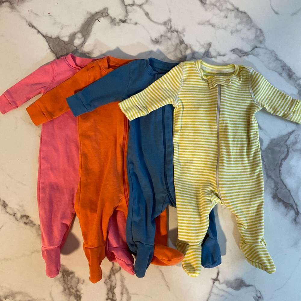 Primary Newborn zip footie bundle
